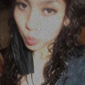 Meet your Posher, Isela